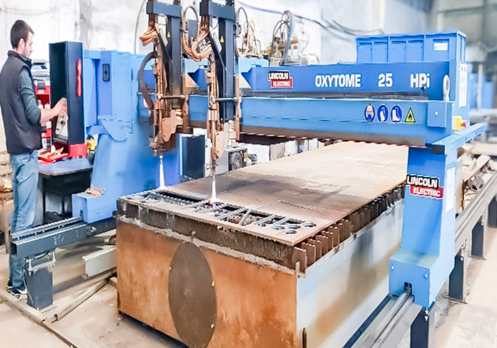 Sheet metal cutting photo 2